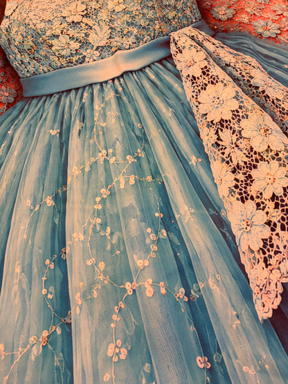 Sisters, Sisters Vintage Glamour Apron Ice Blue Lace